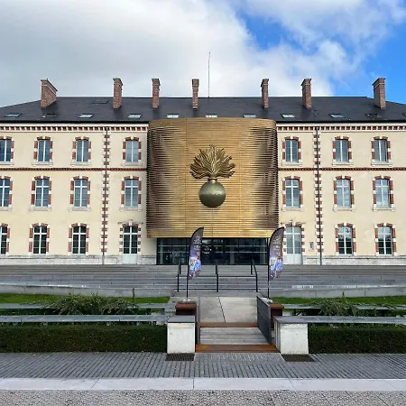 Du Chateau Vaux-le-Pénil