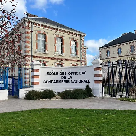 Daire Du Chateau Vaux-le-Pénil