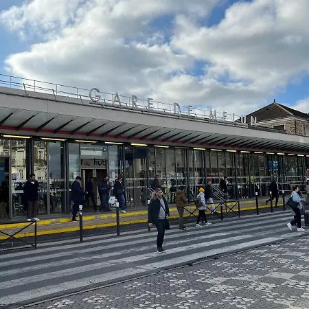 Du Chateau * Vaux-le-Pénil